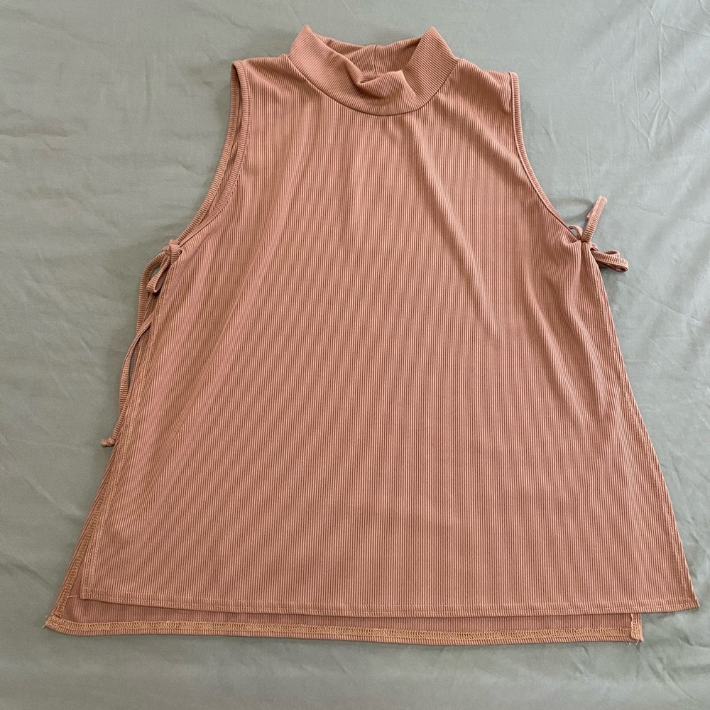 Camel turtleneck slit sides
